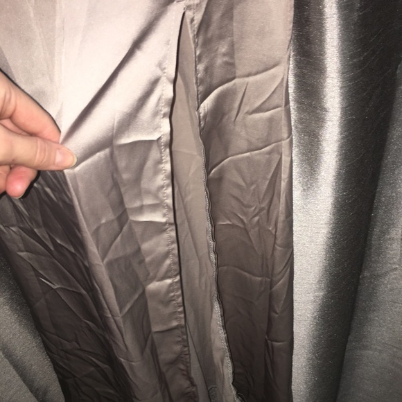 Gown - Picture 4 of 5